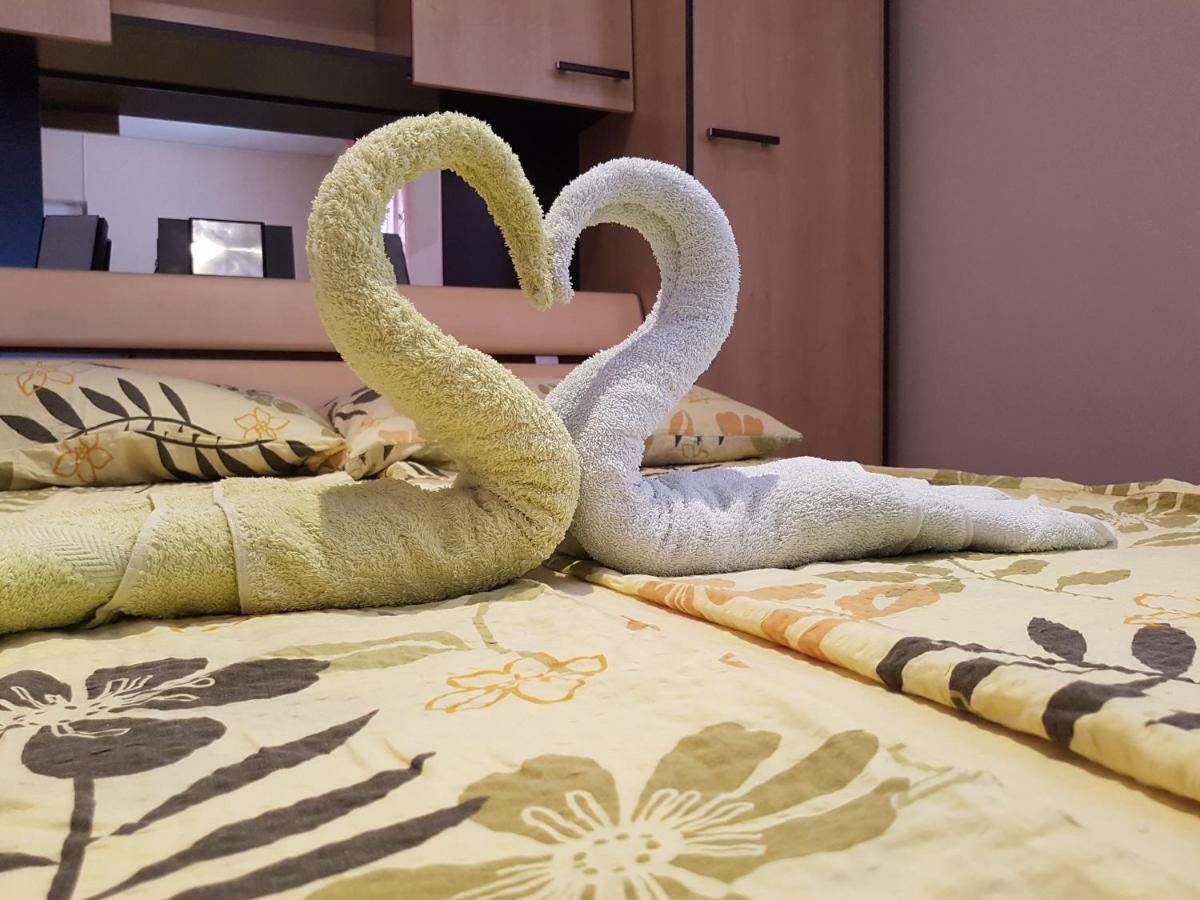 Apartments Mara Novi Vinodolski Eksteriør bilde